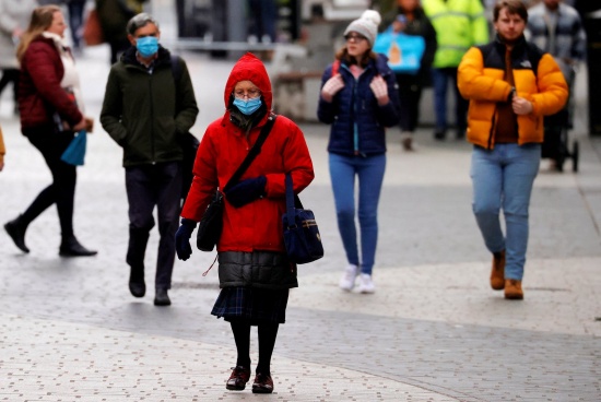 英國(guó)首相表示英國(guó)必須削減新冠病毒檢測(cè)支出