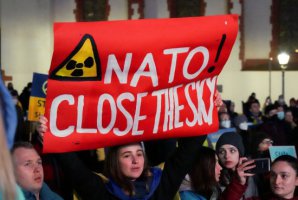 美國人普遍支持烏克蘭禁飛區(qū)和俄羅斯石油禁令