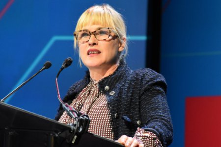 美國(guó)女星提議“把俄羅斯踢出北約”