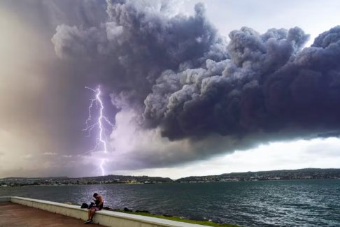 古巴控制油庫火災(zāi) 這是島上歷史上最嚴(yán)重的火災(zāi)