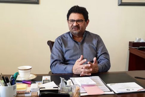 巴基斯坦財政部長辭職 正值經(jīng)濟(jì)危機(jī)之際