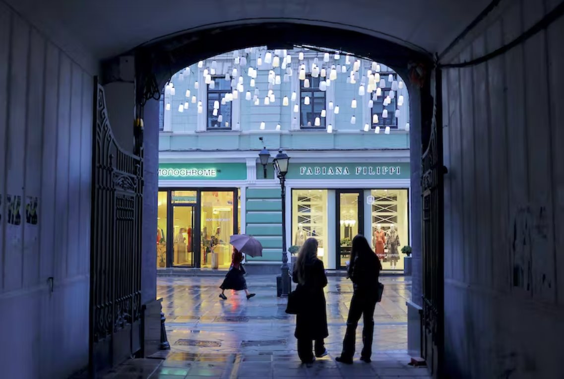 俄羅斯國(guó)防部稱不要因?yàn)閼?zhàn)爭(zhēng)而取消新年慶祝活動(dòng)