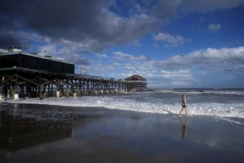 颶風(fēng)妮可在佛羅里達(dá)海岸留下了“前所未有的”建筑