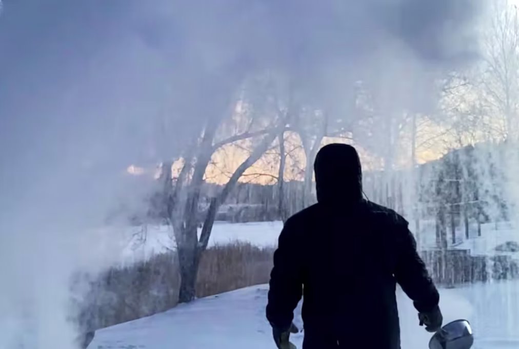 美國(guó)“炸彈旋風(fēng)”逼近 深度凍結(jié)席卷美國(guó)