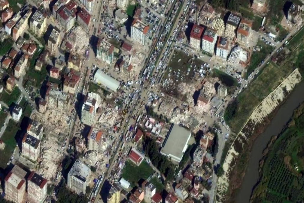 地震后的土耳其小鎮(zhèn) 一名幸存者只想得到幫助離開