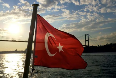 土耳其地震幸存者重新考慮對埃爾多安的選舉忠誠度