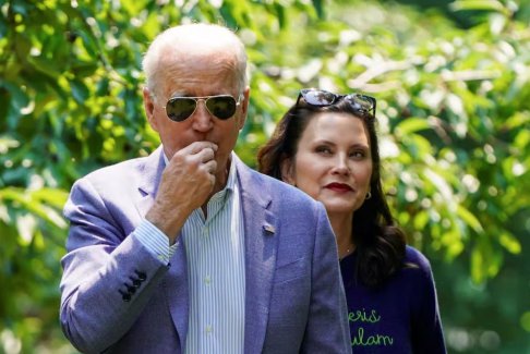 拜登與加州州長(zhǎng)談?wù)摴韫茹y行