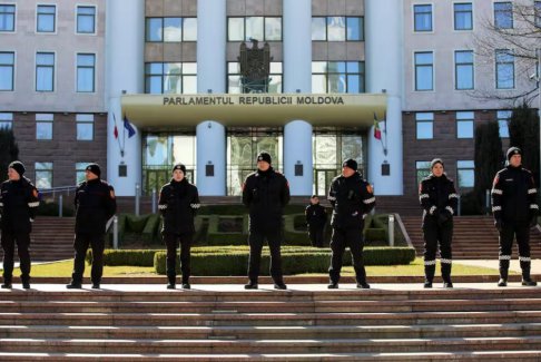 摩爾多瓦警方限制反政府抗議活動(dòng)