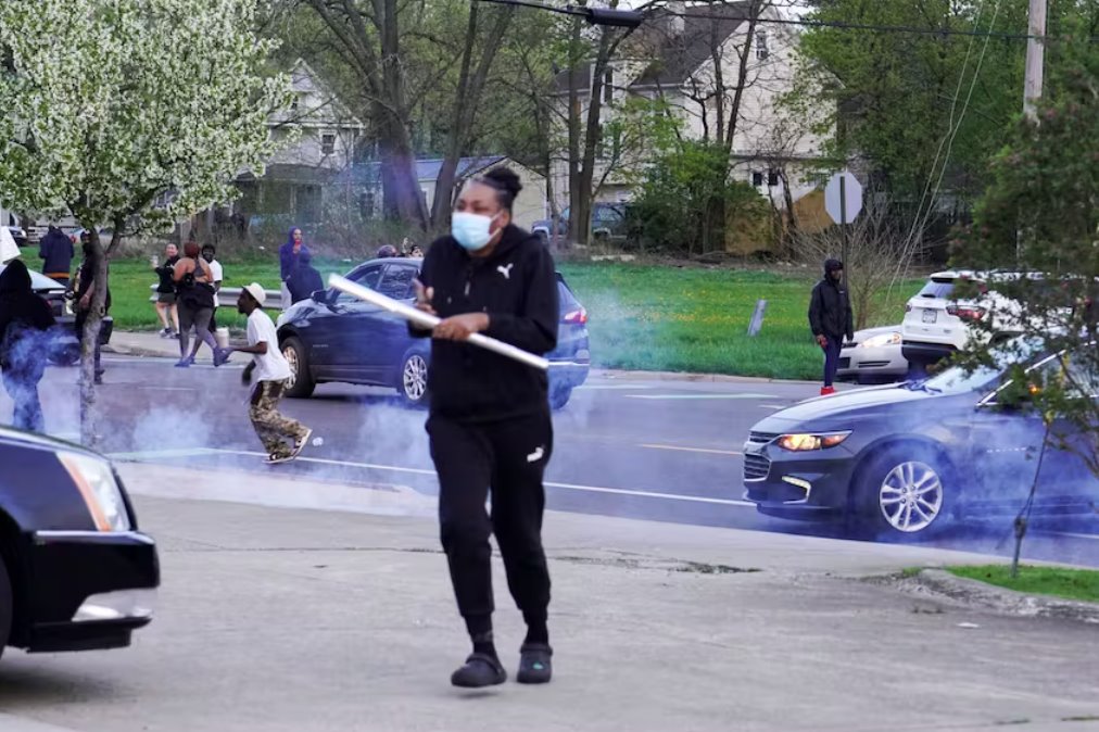 俄亥俄州警方驅(qū)散對Jayland Walker殺人案沒有起訴的抗議