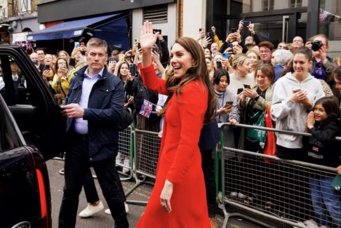 威廉和凱特在查爾斯國(guó)王加冕前參觀倫敦酒吧
