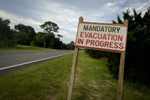 颶風伊達利亞逼近佛羅里達州 坦帕的一些加油站關(guān)閉