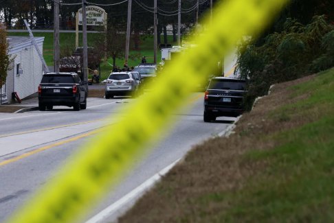 美國緬因州槍擊案受害者：一對(duì)父子一名酒吧員工