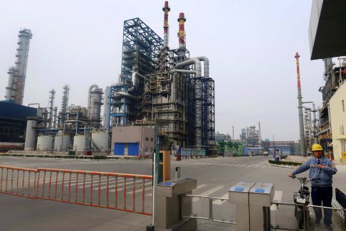 我國對龐大的煉油行業(yè)施加增長限制