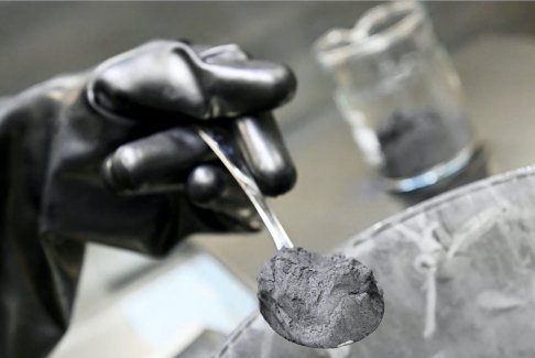 我國(guó)限制石墨出口對(duì)全球電動(dòng)汽車電池供應(yīng)鏈?zhǔn)请y題