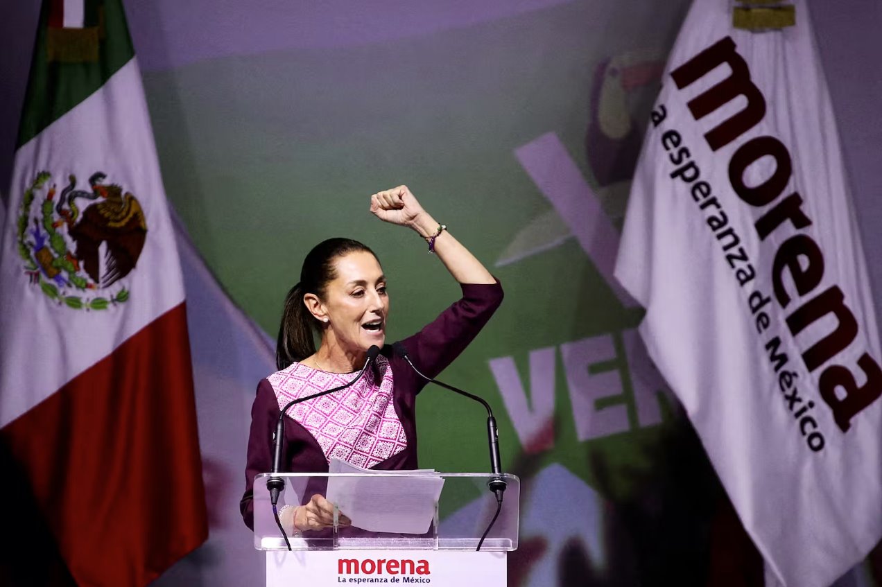 民調(diào)顯示墨西哥總統(tǒng)希因鮑姆在總統(tǒng)競(jìng)選中遙遙領(lǐng)先