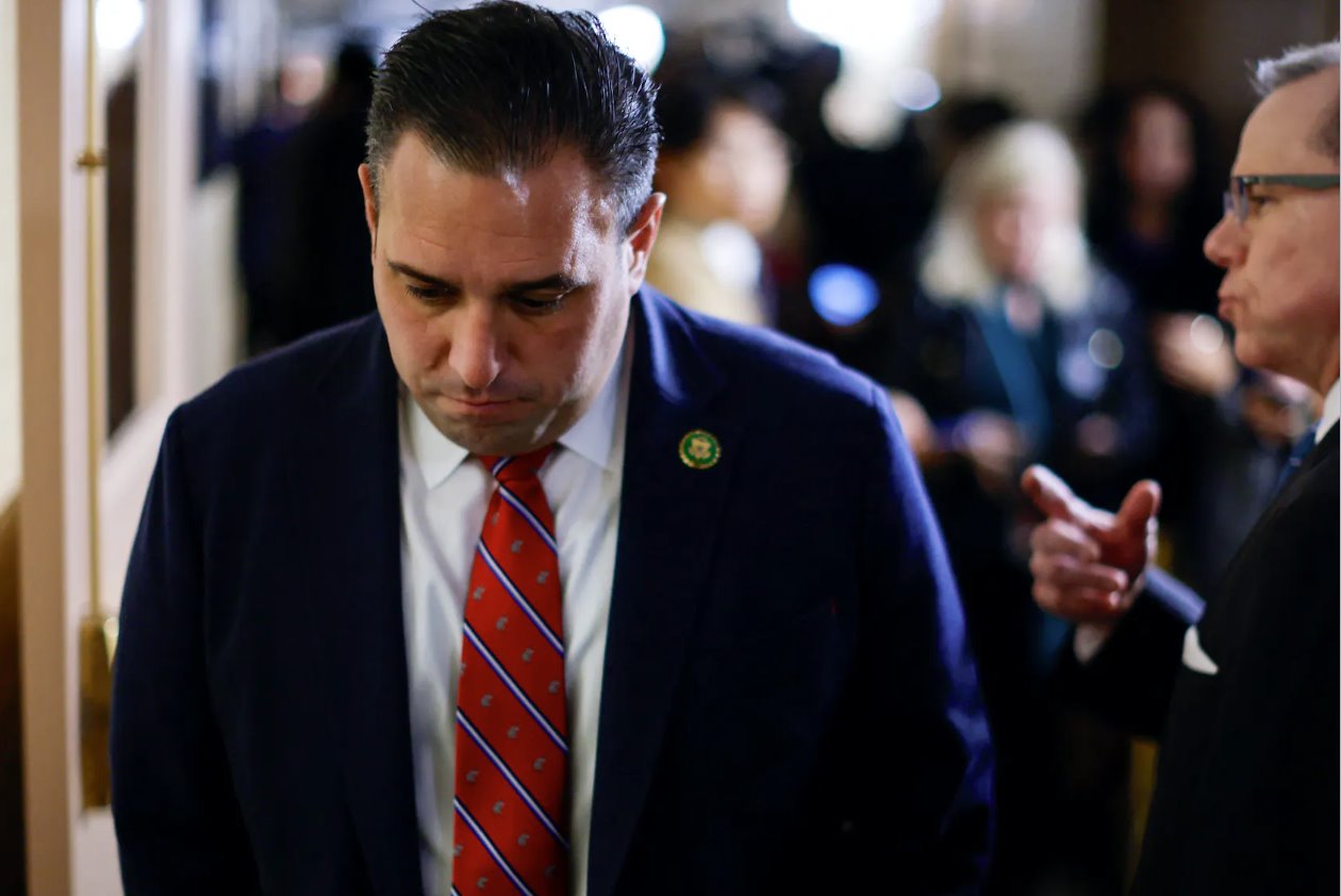 紐約共和黨采取行動(dòng)將喬治·桑托斯驅(qū)逐出國會(huì)