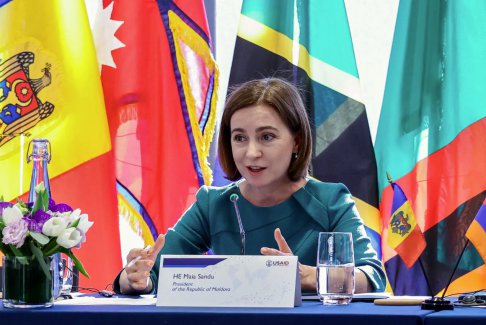 摩爾多瓦總統(tǒng)的盟友在當(dāng)?shù)孛褚庹{(diào)查中得分很高