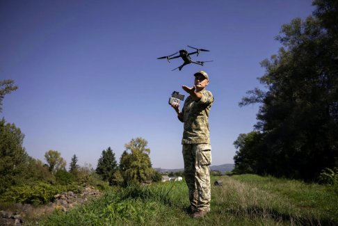 烏克蘭戰(zhàn)爭消耗彈藥庫和西方援助 烏克蘭已不堪重負(fù)