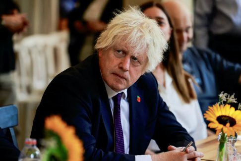 英國前首相鮑里斯·約翰遜為新冠調(diào)查的記錄和行為