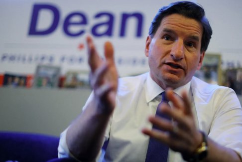 問答：迪恩·菲利普斯表示拜登“可能會輸給”特朗