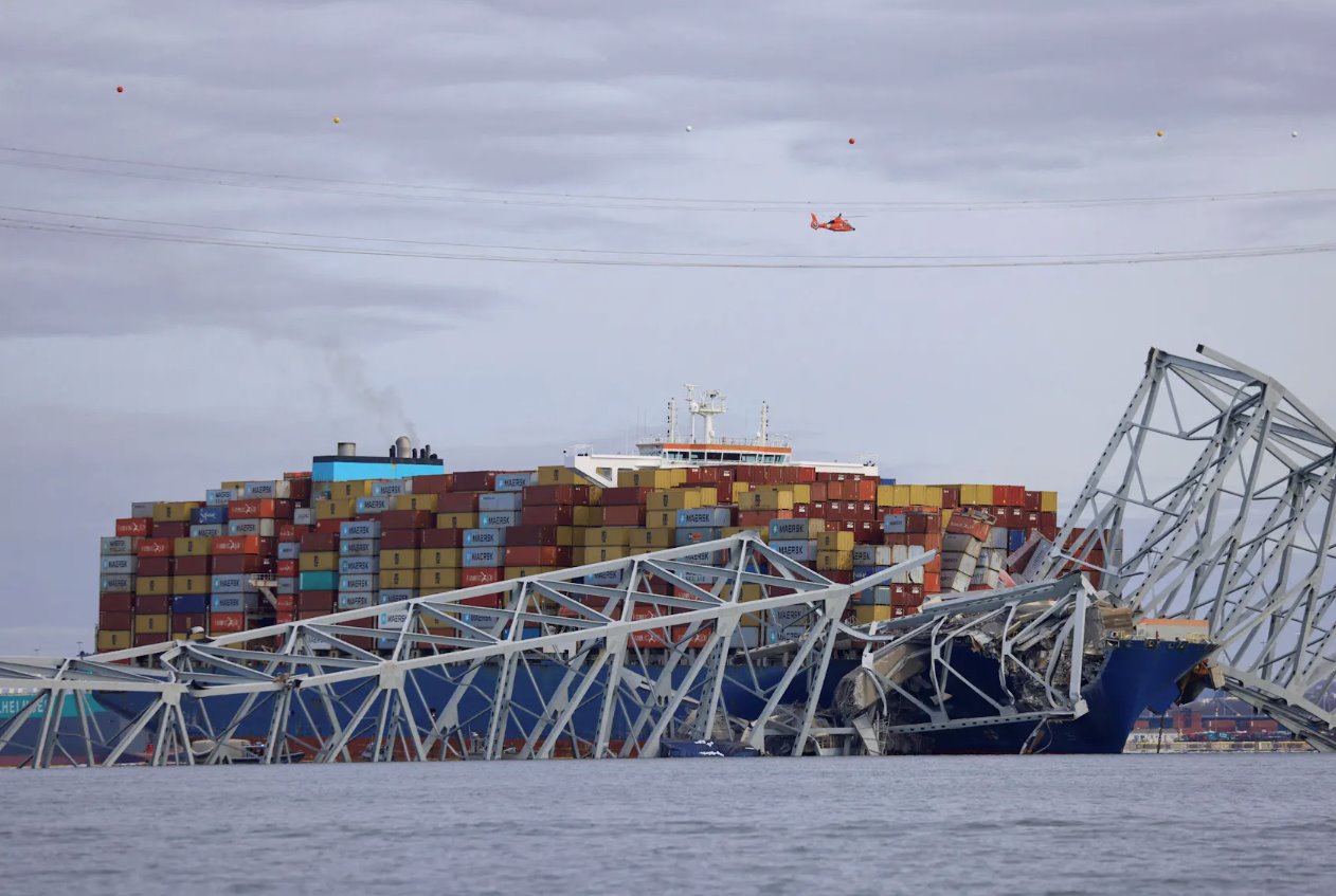 2024年3月26日，美國(guó)馬里蘭州巴爾的摩，Dali貨輪撞上弗朗西斯&middot;斯科特基大橋并導(dǎo)致橋梁倒塌。