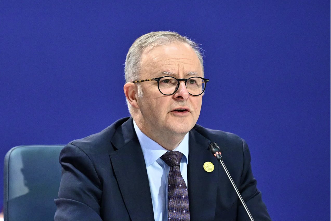 澳大利亞總理安東尼&middot;艾博內(nèi)塞于2024年3月6日在澳大利亞墨爾本墨爾本會展中心舉行的2024年東盟-澳大利亞特別峰會期間向領(lǐng)導(dǎo)人全體會議發(fā)表講話。