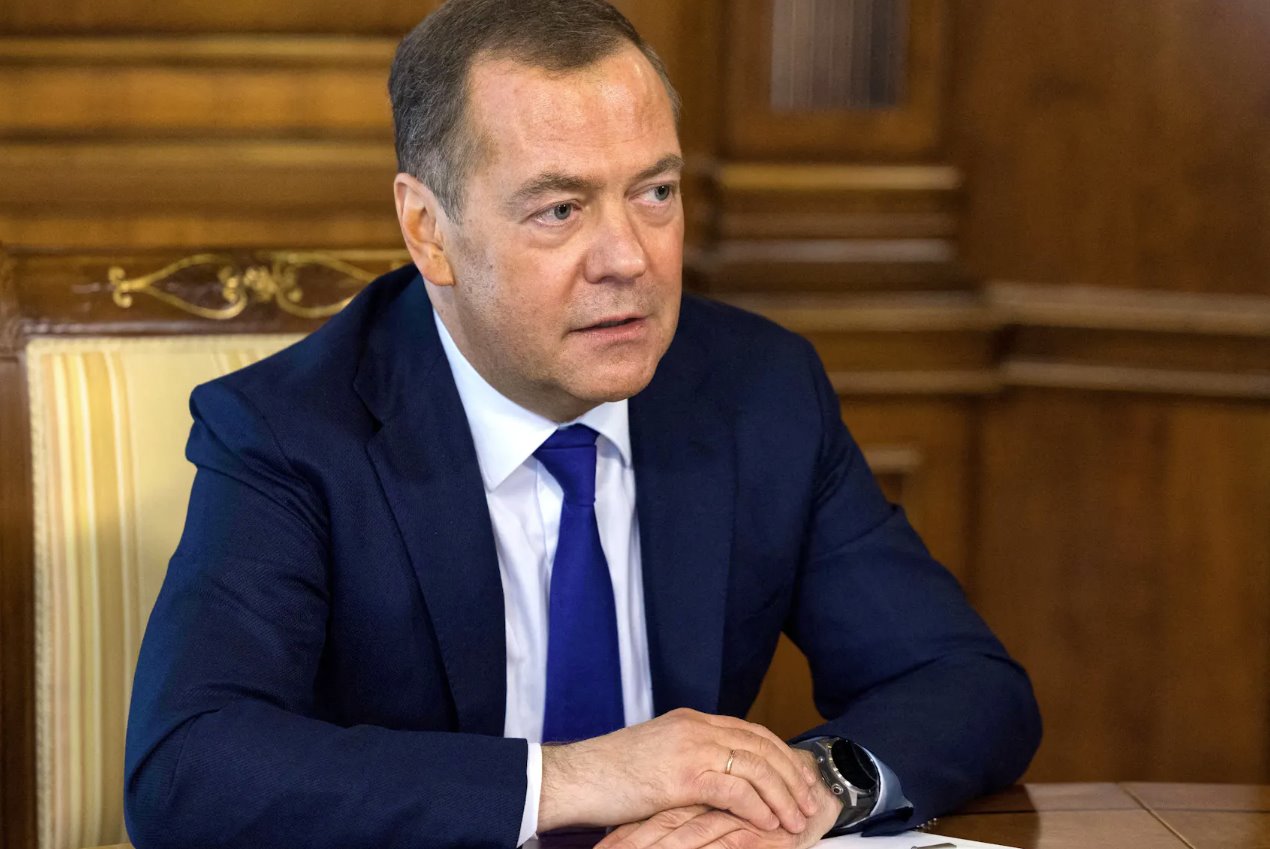 2023年3月23日，俄羅斯安理會副主席德米特里&middot;梅德韋杰夫在俄羅斯莫斯科郊外的一處住所接受俄羅斯媒體采訪。