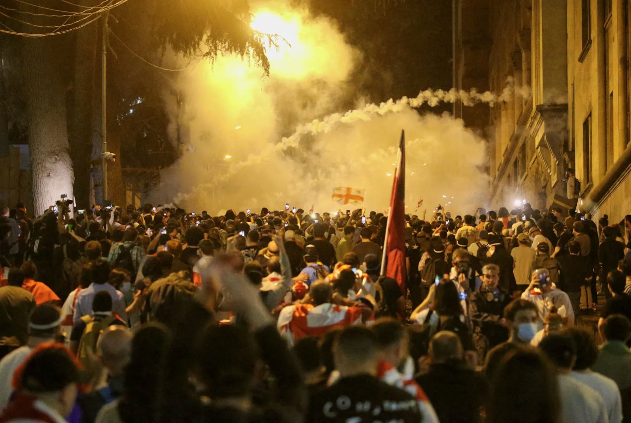 2024年5月1日，格魯吉亞第比利斯，人們反對(duì)&ldquo;外國(guó)代理人&rdquo;的法案。