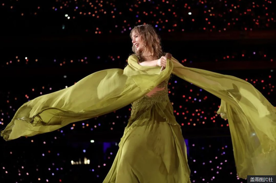 泰勒&middot;斯威夫特最后一場演出于周一晚上在法國里昂遭遇大雨天氣。