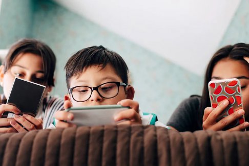 美國(guó)紐約提出立法降低青少年社交媒體成癮