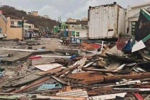 颶風(fēng)Beryl過后整個(gè)島嶼一片狼藉