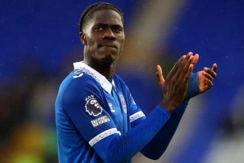 阿斯頓維拉以5000萬(wàn)英鎊收購(gòu)埃弗頓隊(duì)奧納納