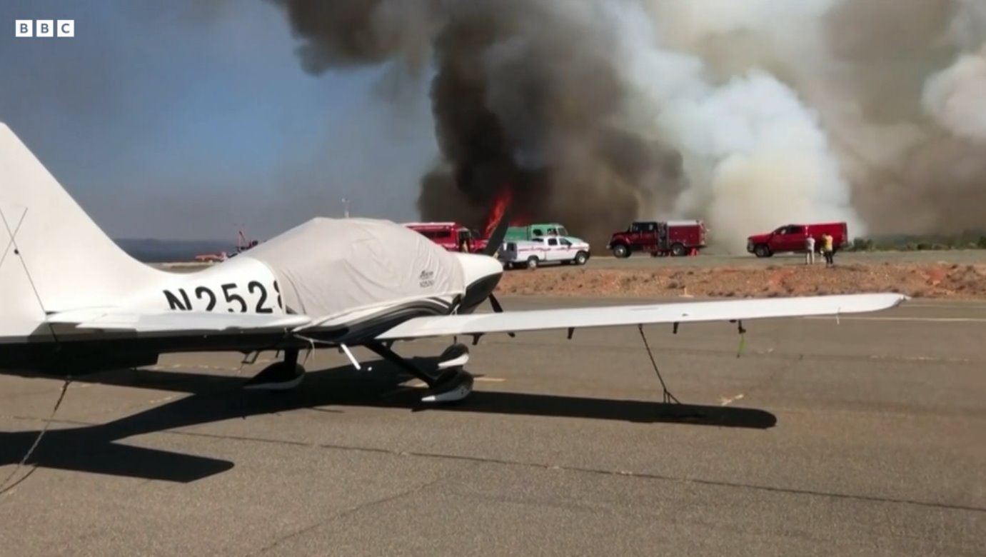 加州機(jī)場被野火吞沒