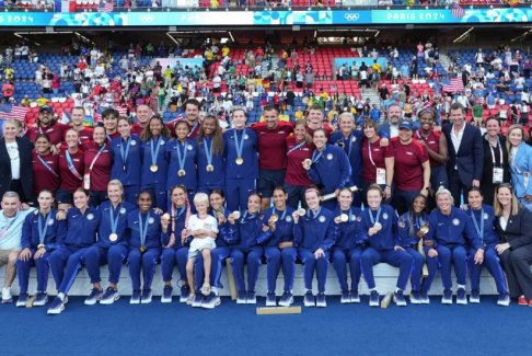 美國(guó)女足1比0戰(zhàn)勝巴西女足奪得巴黎奧運(yùn)會(huì)女足冠軍