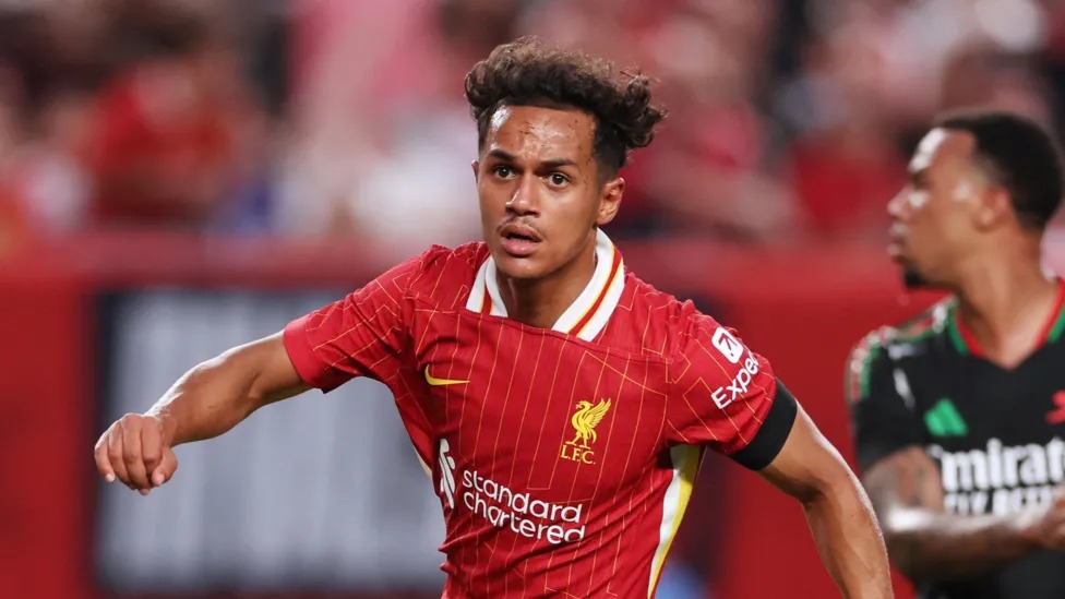 法比奧&middot;卡瓦略在季前賽利物浦對陣阿森納和曼聯(lián)的比賽中進(jìn)球