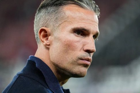 新任主帥范佩西“并未因1-9失利而受到創(chuàng)傷”