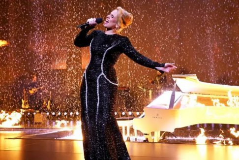 阿黛爾含淚告別維加斯 不知道什么時候才能再次表演