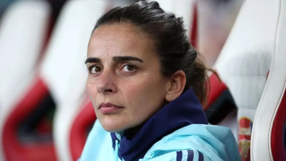 自喬納斯&middot;艾德瓦爾十月辭職以來(lái)，前荷蘭中場(chǎng)球員蕾妮&middot;斯萊格斯一直領(lǐng)導(dǎo)著阿森納