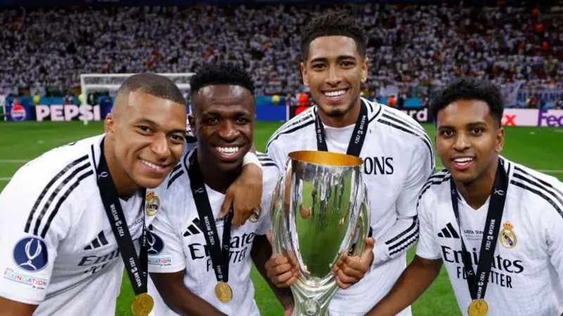 皇家馬德里本賽季已經(jīng)舉起了歐洲超級杯