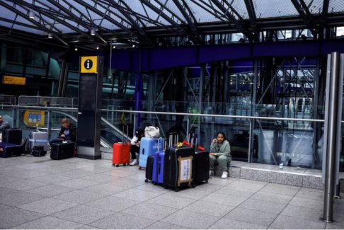 倫敦機場因停電導(dǎo)致服務(wù)陷入混亂