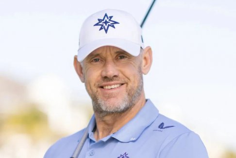 薩頓預(yù)測英超聯(lián)賽和足總杯半決賽VS高爾夫巨星李·維