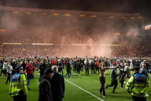 查爾頓隊戰(zhàn)勝維康比流浪者隊進入溫布利英甲半決賽