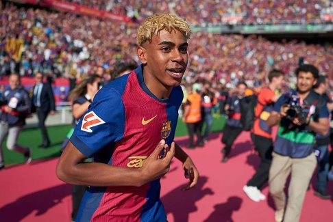 巴塞羅那主教練漢斯·弗利克如何將巴薩的年輕球員