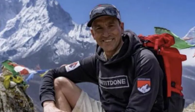 肯頓&middot;庫爾于2004年首次攀登珠穆朗瑪峰，此后幾乎每年都重復(fù)這一壯舉。