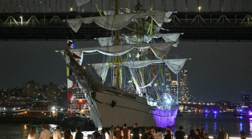 墨西哥海軍艦艇&ldquo;庫奧特莫克&rdquo;號(hào)長91米，寬12米。