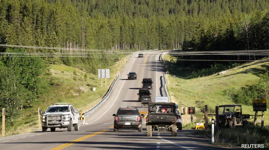 由于野火，加拿大西部各地數(shù)萬人被迫撤離。
