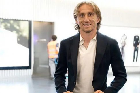 莫德里奇與AC米蘭完成一年合約