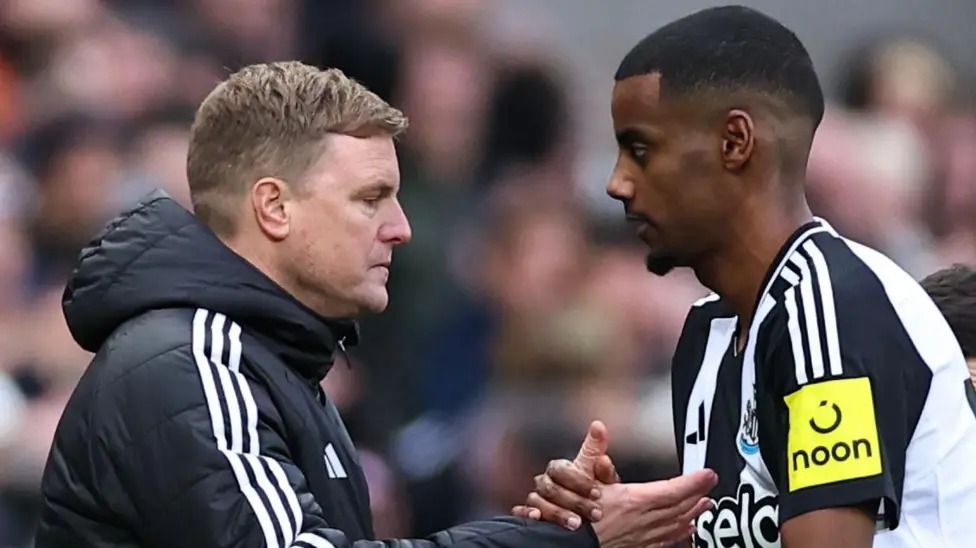 紐卡斯爾主教練埃迪&middot;豪和前鋒亞歷山大&middot;伊薩克