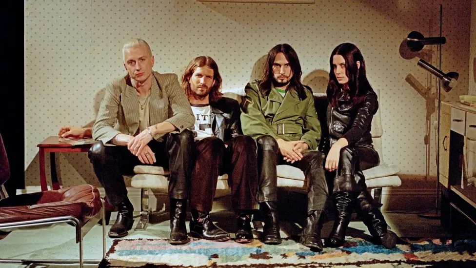 《TheClearing》是WolfAlice的第四張專輯。他們的上一張專輯《BlueWeekend》在2021年榮登英國排行榜榜首。