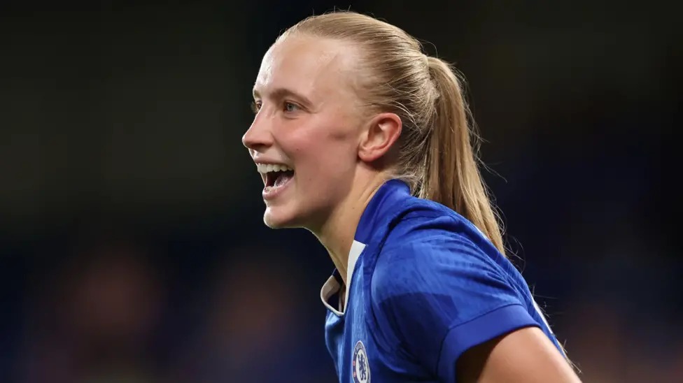 阿吉·比弗-瓊斯(AggieBeever-Jones)效力于切爾西:本賽季以四個進(jìn)球領(lǐng)跑女子超級聯(lián)賽射手榜